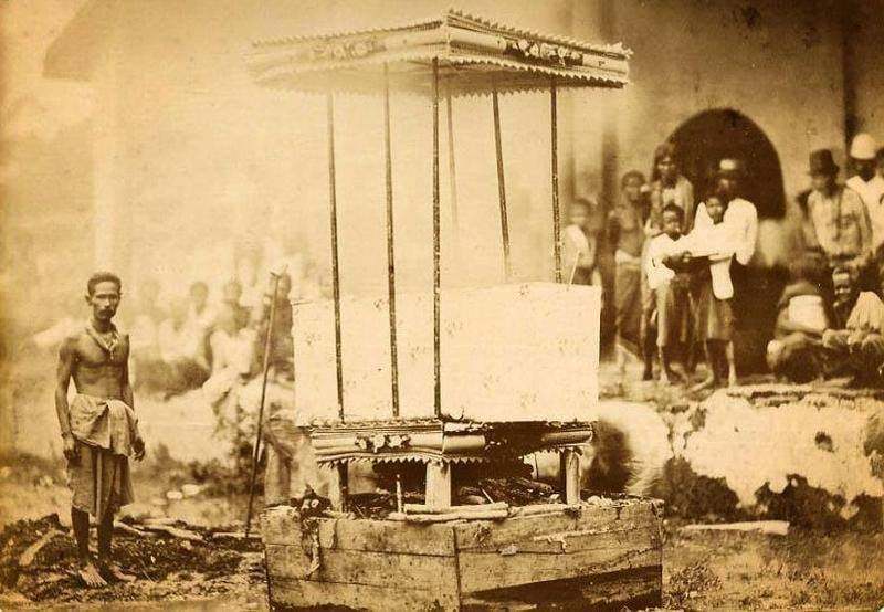 Name:  Verbrennung einer Leiche in Mukdahan - 1909.jpg
Hits: 328
Größe:  66,1 KB