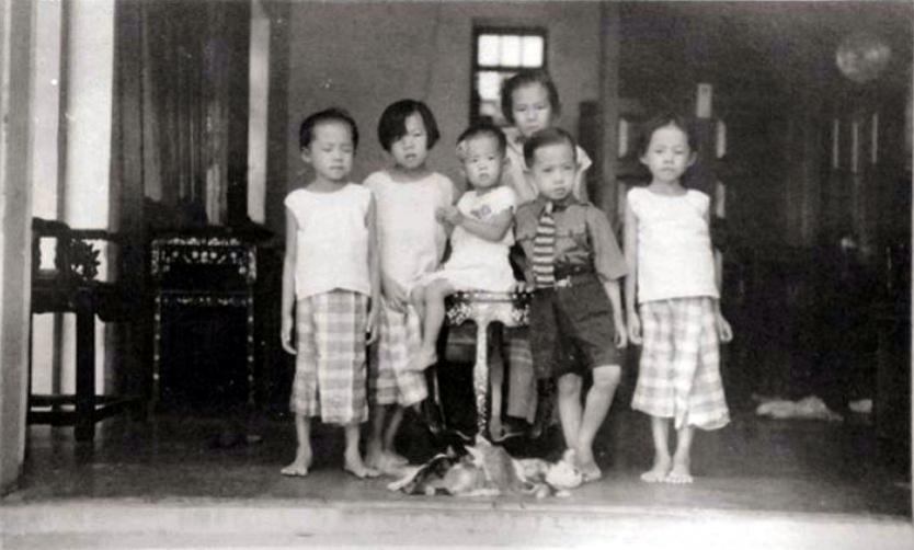 Name:  Bangkok 1935 Kinder.jpg
Hits: 176
Größe:  51,8 KB