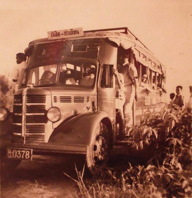 Name:  Bus 1954.jpg
Hits: 162
Größe:  75,5 KB