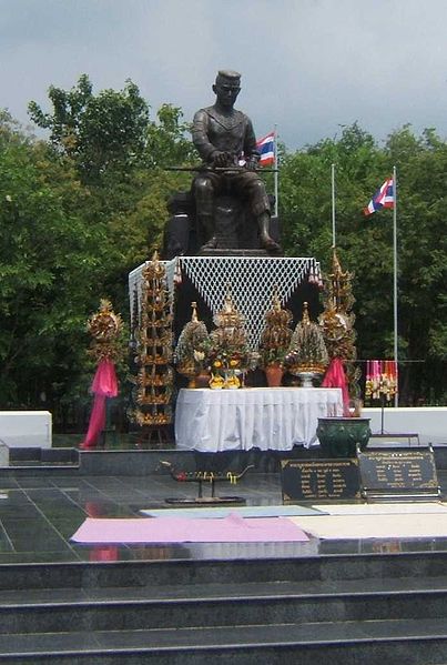 Name:  403px-Naresuan_Denkmal.jpg
Hits: 724
Größe:  55,8 KB