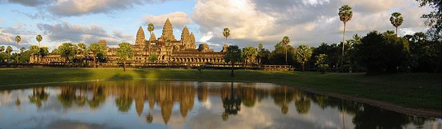 Name:  640px-Evening_view_of_Angkor_Wat_Temple_Angkor_Cambodia.jpg
Hits: 496
Größe:  26,9 KB
