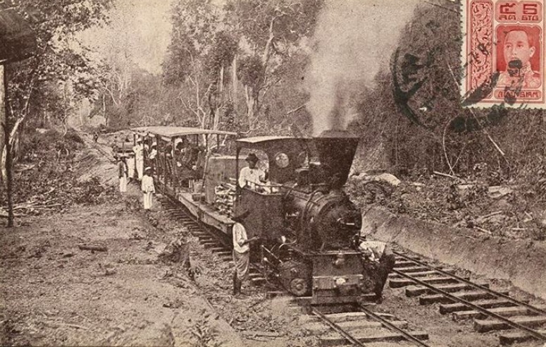 Name:  Lampang-1918.jpg
Hits: 191
Größe:  169,1 KB