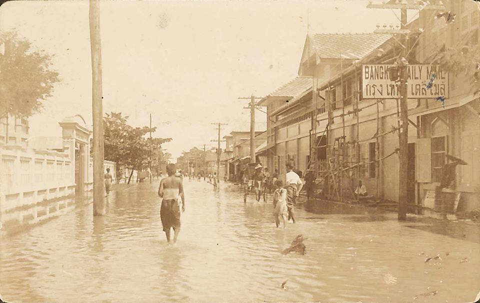 Name:  Hochwasser in Bangkok - 1902.jpg
Hits: 201
Größe:  71,2 KB
