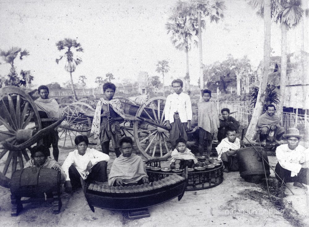 Name:  Kambodscha Band.jpg
Hits: 701
Größe:  168,3 KB
