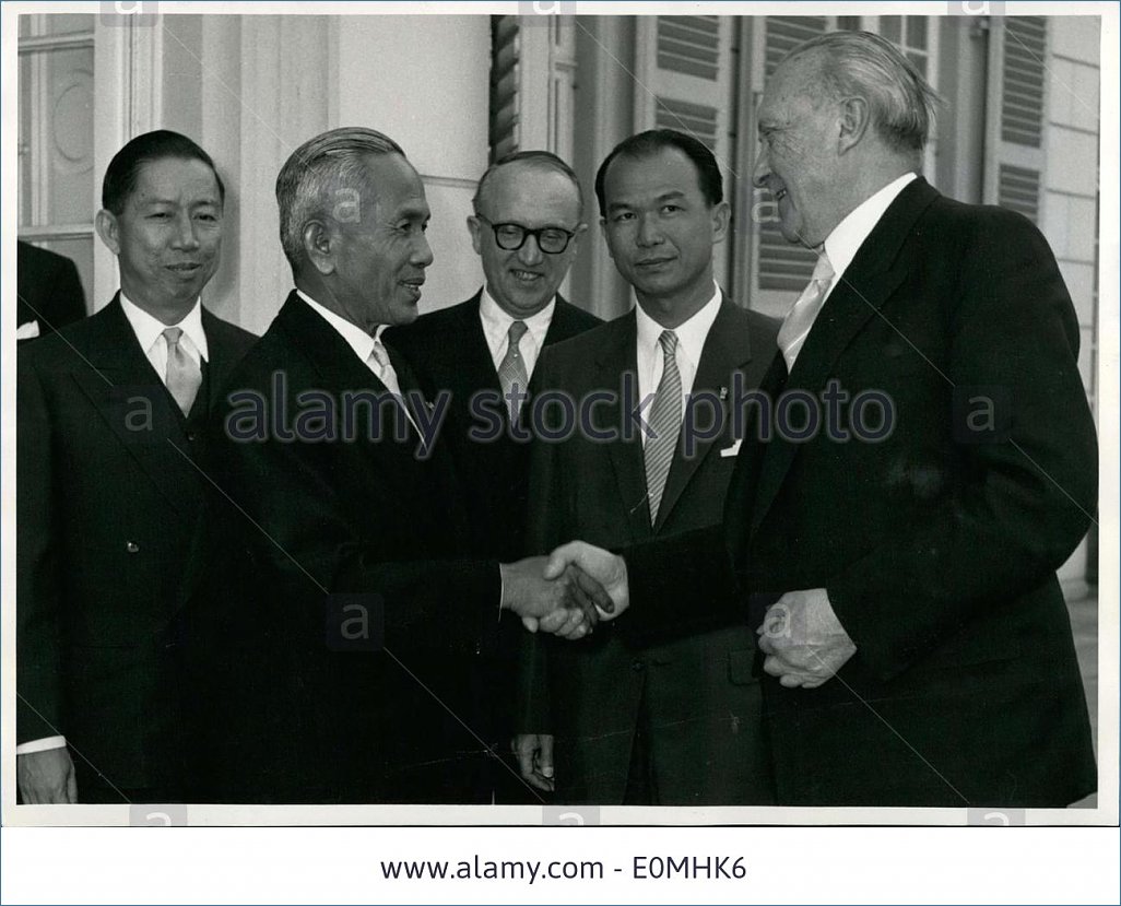 Klicke auf die Grafik für eine größere Ansicht 

Name:	may-26-1955-federal-president-of-thailand-field-marshal-pibul-songgram-E0MHK6.jpg 
Hits:	114 
Größe:	112,6 KB 
ID:	9564