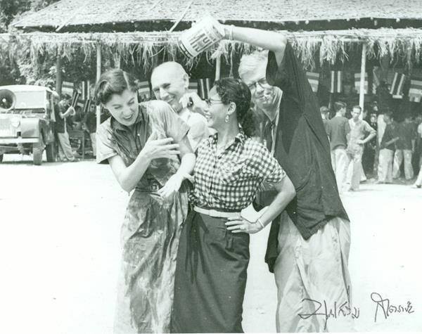 Name:  Songkran 1953.jpg
Hits: 175
Größe:  46,1 KB