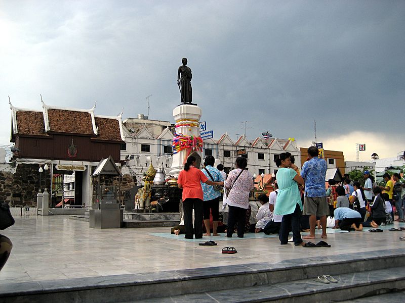 Name:  800px-Thao_Suranaree_Statue_Korat_Thailand.JPG
Hits: 593
Größe:  89,9 KB