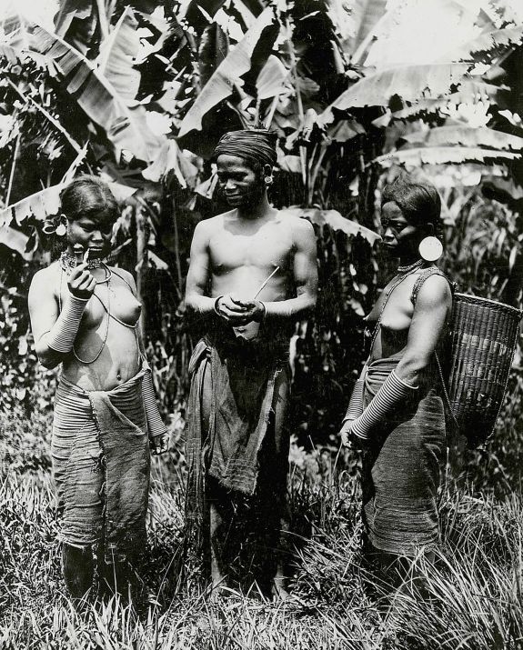 Name:  Bergfolk bei Chiang Rai 1905.jpg
Hits: 169
Größe:  168,2 KB