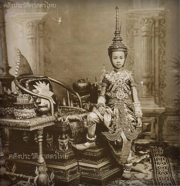 Name:  1895-princess-malaneenopdara-at-10.jpg
Hits: 245
Größe:  79,8 KB