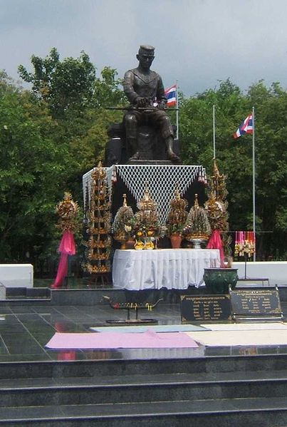 Name:  403px-Naresuan_Denkmal.jpg
Hits: 563
Größe:  55,8 KB