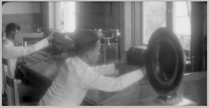 Name:  Der erste Radiosender Thailands - 1930.jpg
Hits: 192
Größe:  32,1 KB