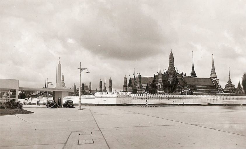 Name:  Wat Phra Kaew und Tankstelle 1940.jpg
Hits: 167
Größe:  58,9 KB